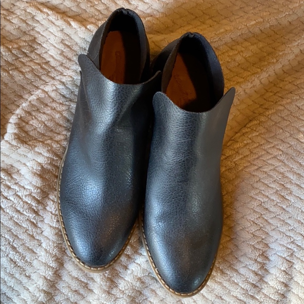 Universal Thread Black Booties - Picture 2 of 5